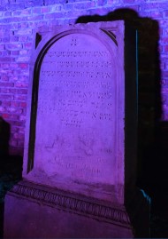 Grabstein auf dem jüdischen Friedhof in Müntz